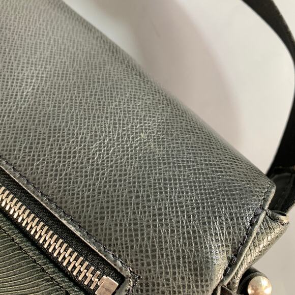 LOUIS VUITTON Dersou Taiga Black Green Nylon Twill Leather Messenger Bag - Picture 10 of 10